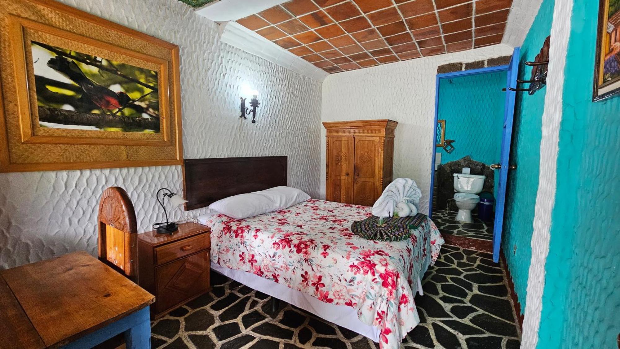 Eco Hotel Uxlabil Atitlan Сан-Хуан-Ла-Лагуна Екстер'єр фото