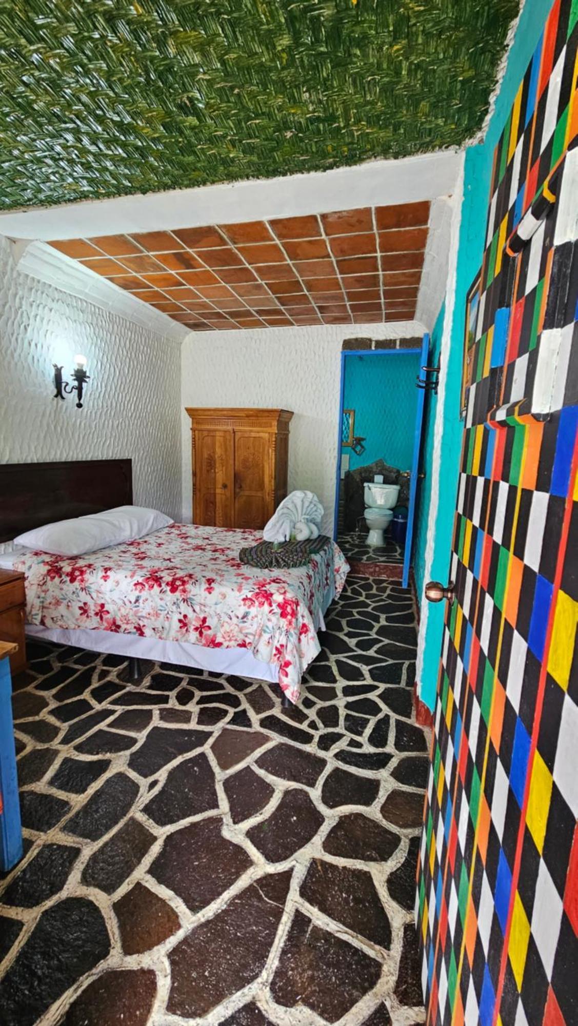 Eco Hotel Uxlabil Atitlan Сан-Хуан-Ла-Лагуна Екстер'єр фото