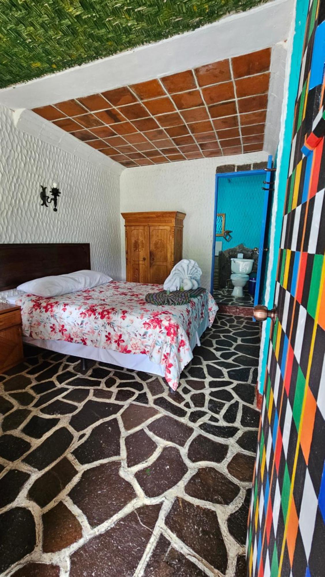 Eco Hotel Uxlabil Atitlan Сан-Хуан-Ла-Лагуна Екстер'єр фото