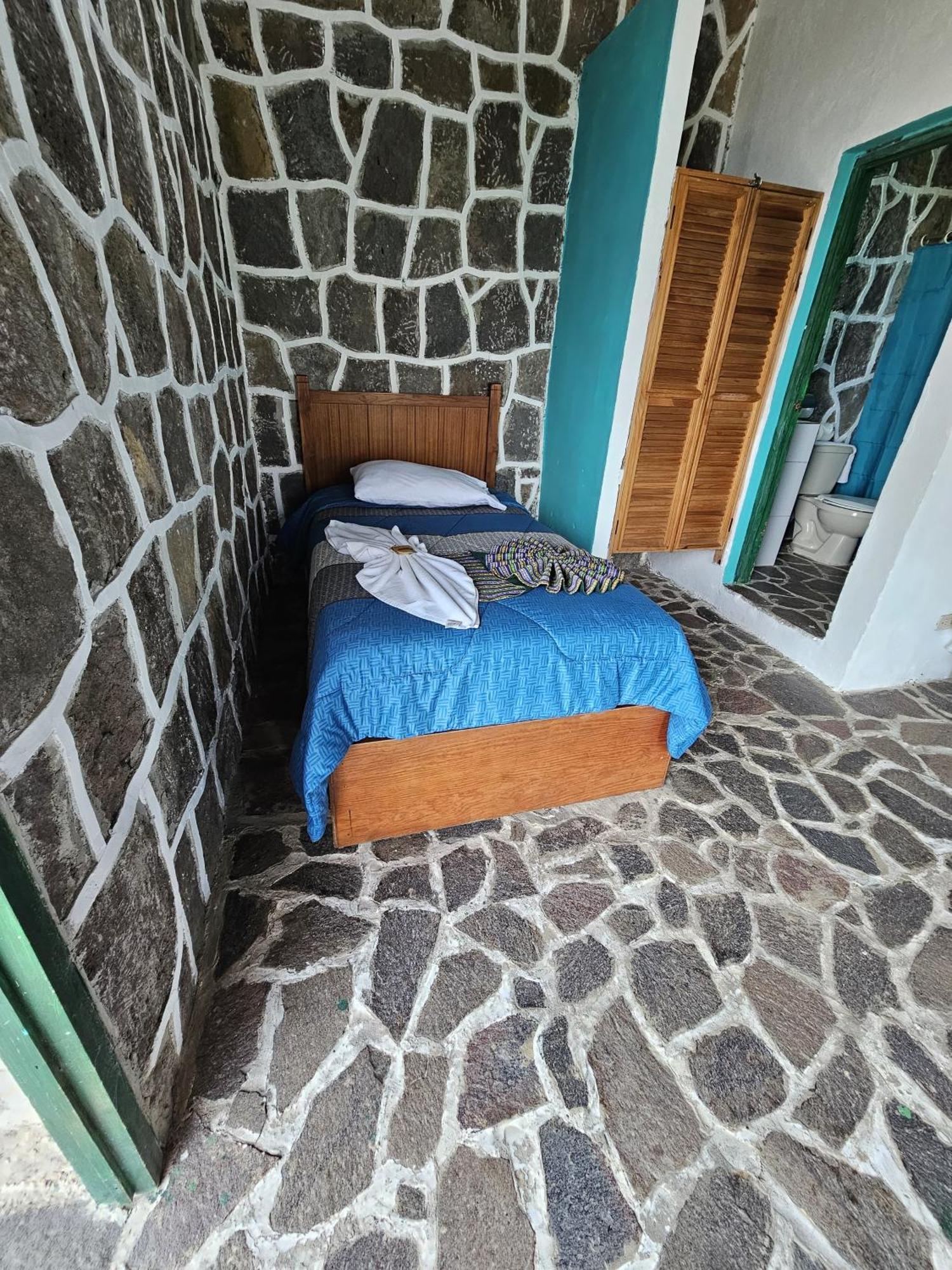 Eco Hotel Uxlabil Atitlan Сан-Хуан-Ла-Лагуна Екстер'єр фото