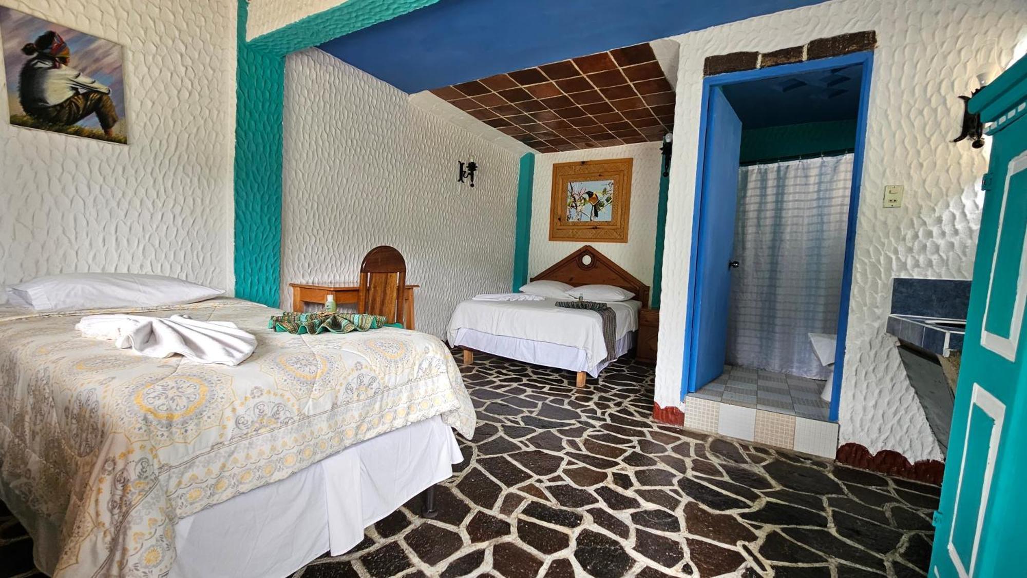 Eco Hotel Uxlabil Atitlan Сан-Хуан-Ла-Лагуна Екстер'єр фото